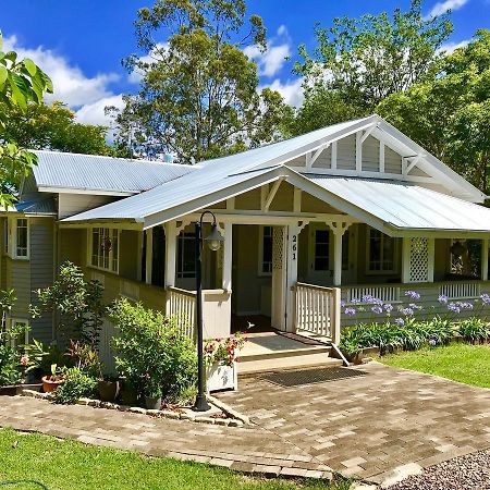 Keillor Lodge Maleny Bagian luar foto