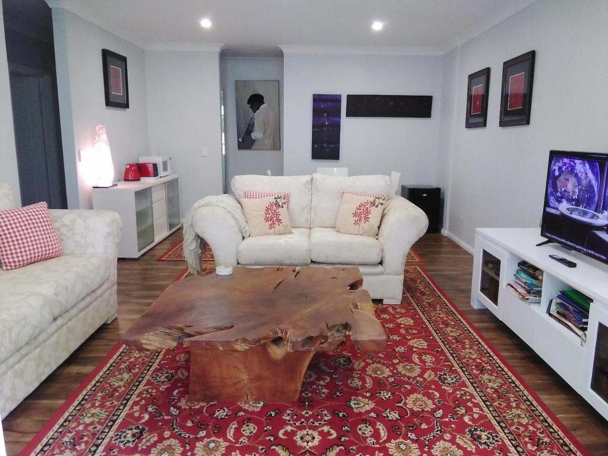 Keillor Lodge Maleny Bagian luar foto